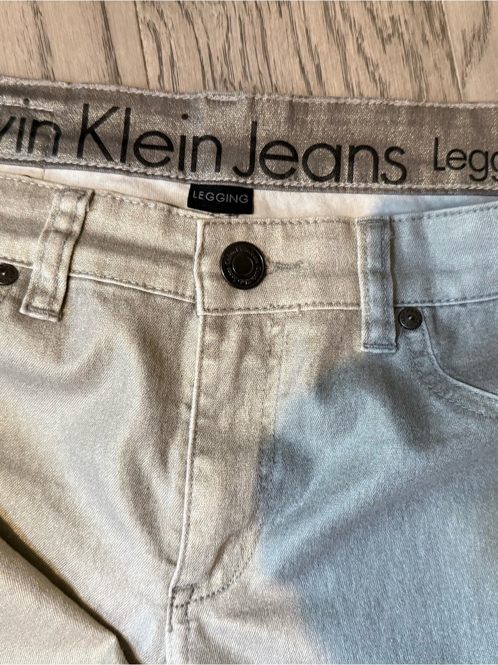 Calvin Klein Jeans Women’s Silver Skinny Jeans